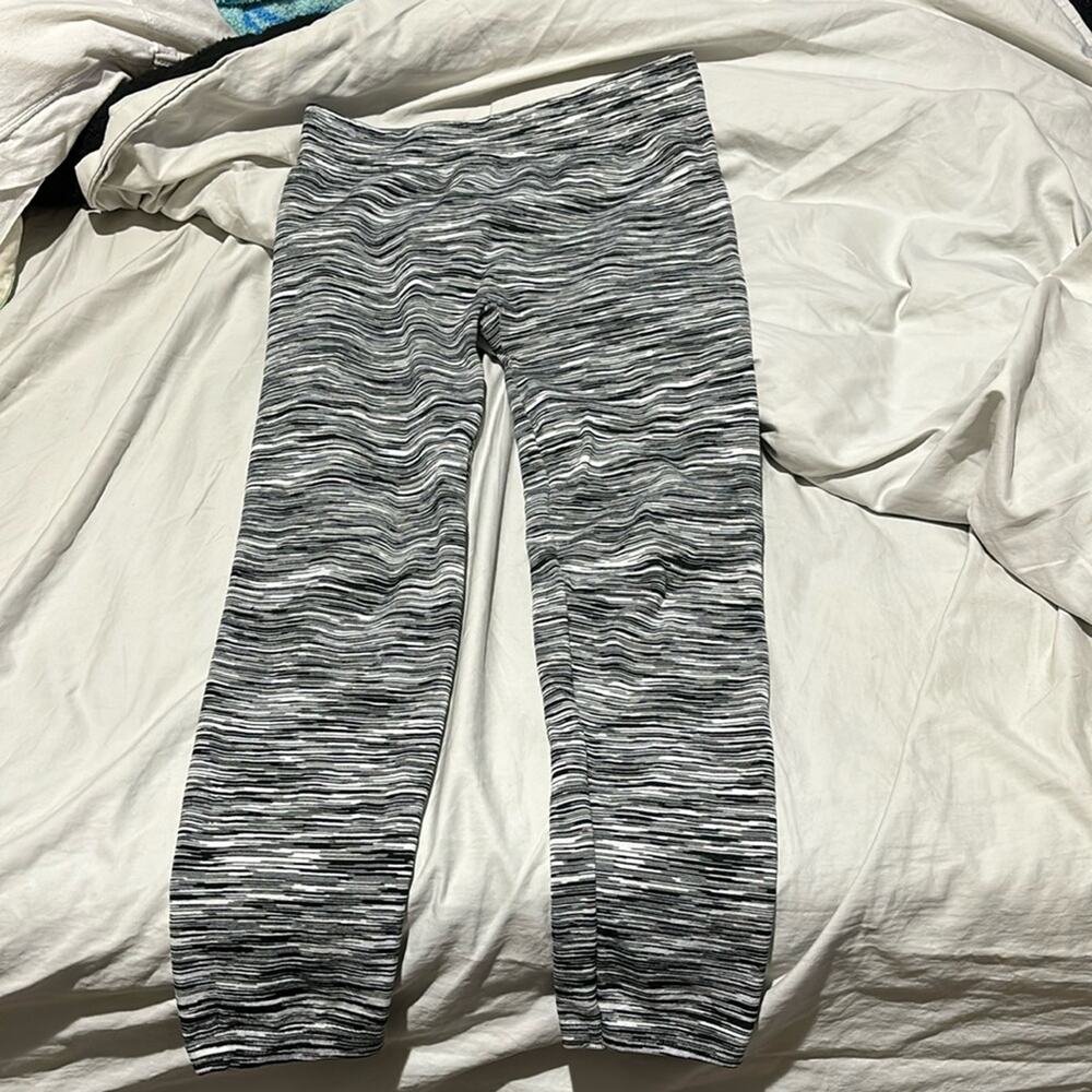 Connection 18 l/xl leggings black white horizontal strip fleece lined euc